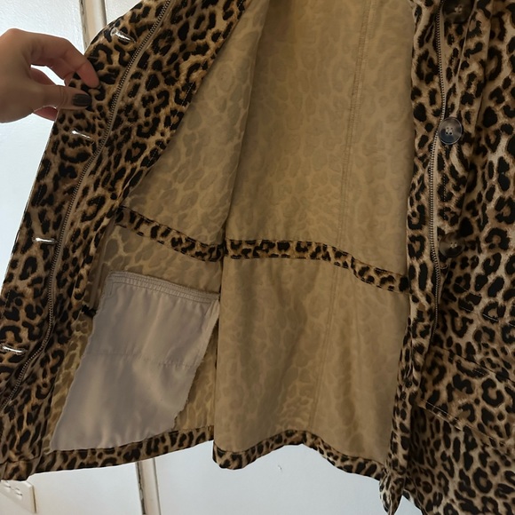 Forever 21 Cheeta Print Oversized Denim Blazer - Picture 4 of 8